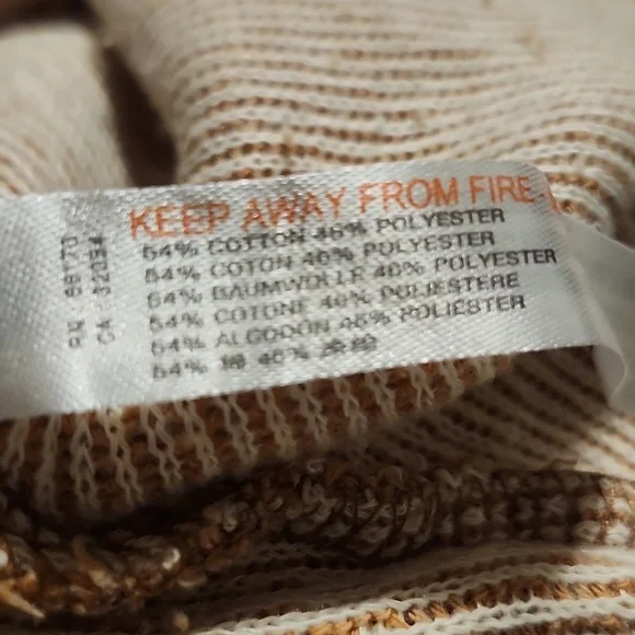 Urban Outfitters Camel Cropped Knit Top Size Small NWT - Picture 6 of 6